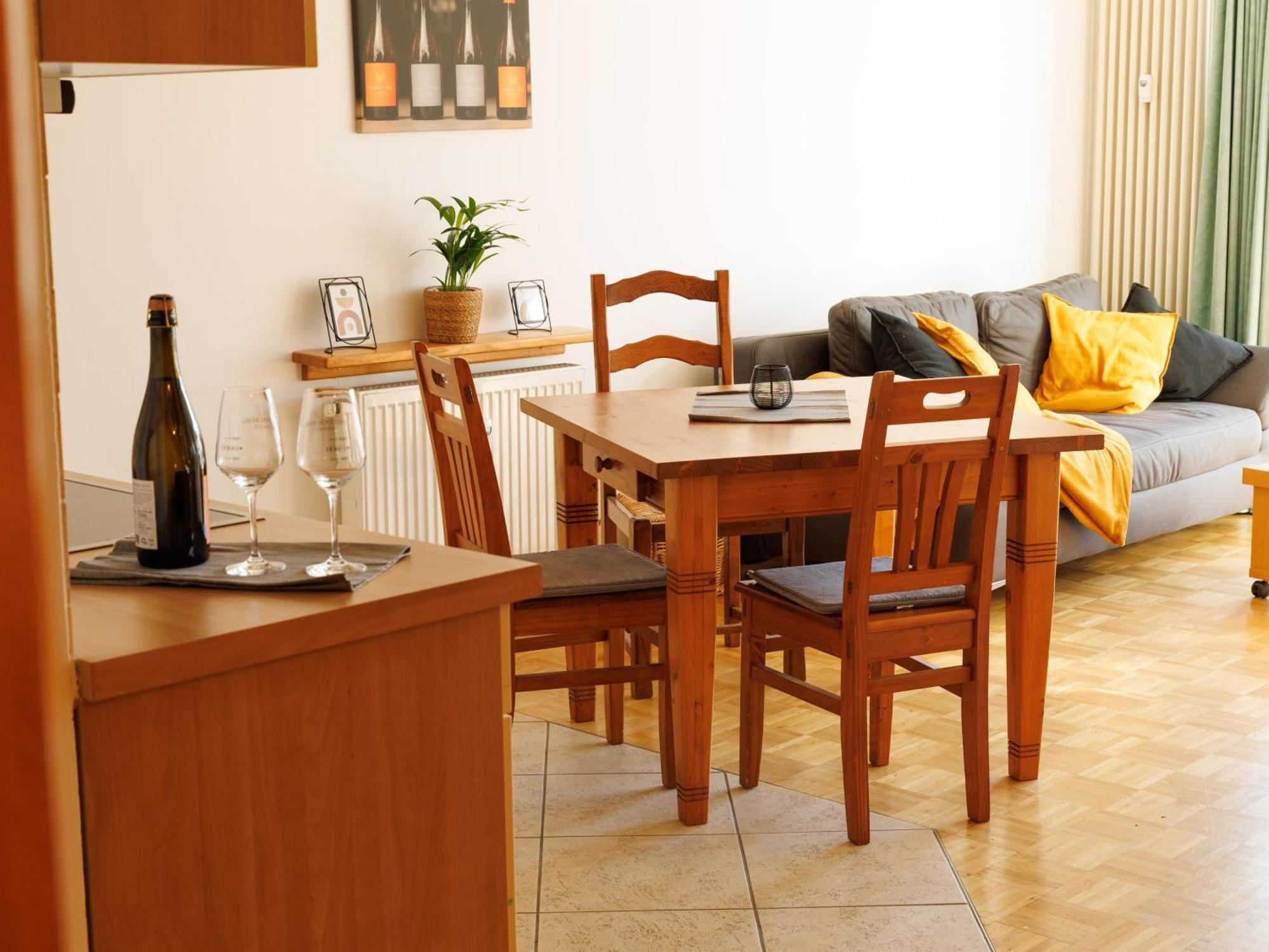 Im Weingut Frieden-berg *